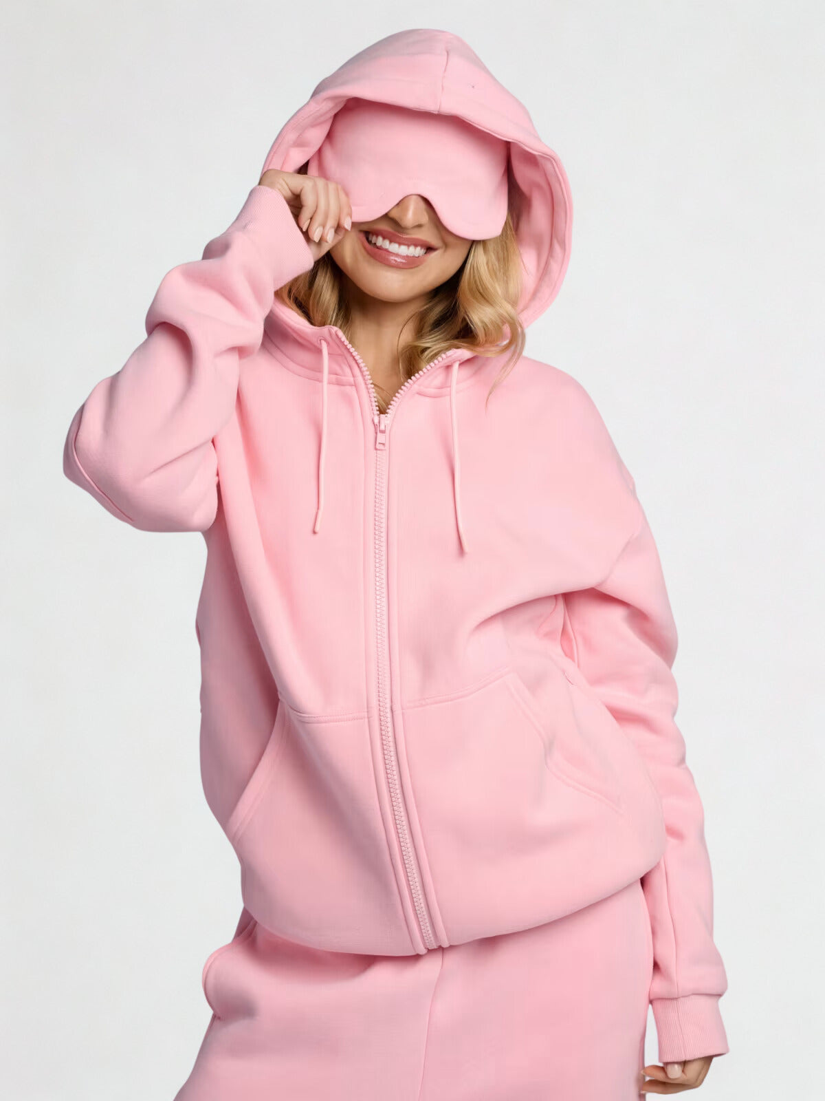 AeroHood™ Travel Pullover